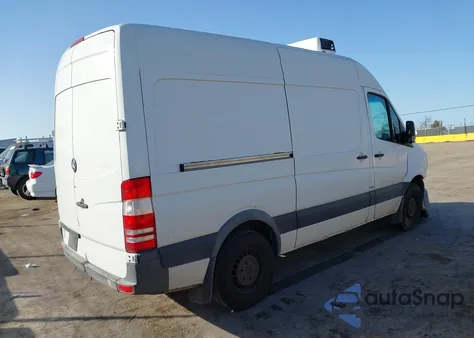 2016 Mercedes-Benz Sprinter 2500 Normal Roof из США, поврежденный, VIN WD3PE7DD2GP326643
